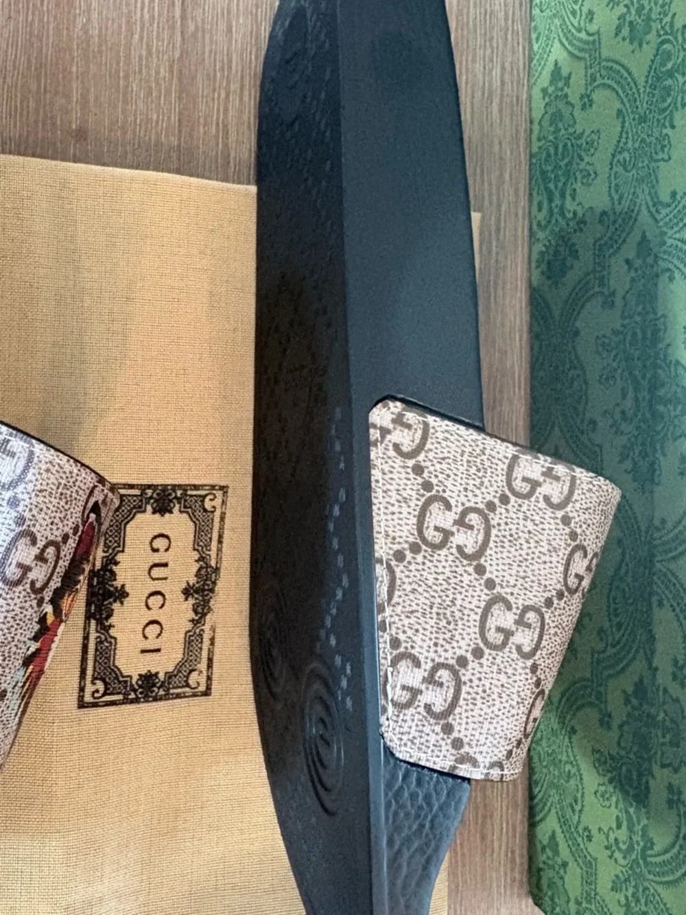 Fashion GG Black Slides with Beige Strap and Multicolor Tiger Motif - Picture 5 of 5